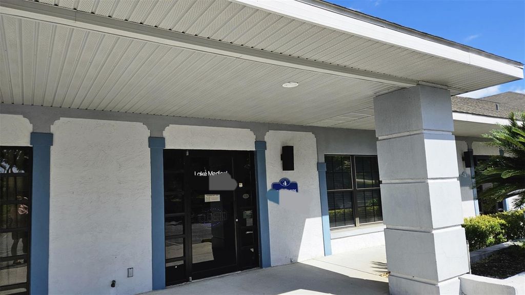 Photo of 918 Rolling Acres Road #4, Lady Lake, FL 32159 (MLS # G5103534)