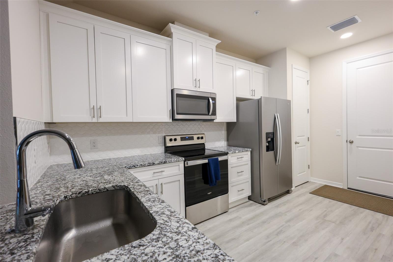 2992 MEARSHIRE DRIVE