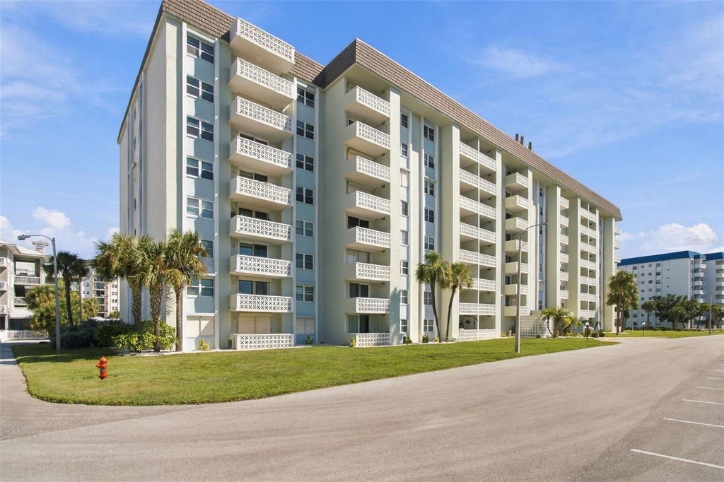 Photo of 9 Forbes Place #412, Dunedin, FL 34698 (MLS # TB8550889)