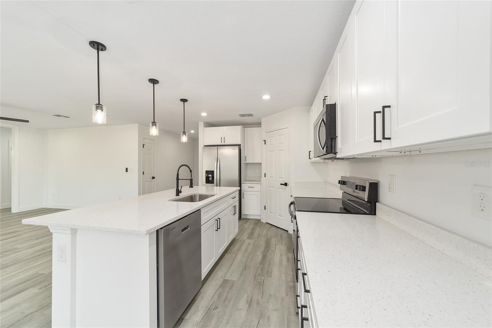 SILVER SPGS SHORES UN 24 - Residential