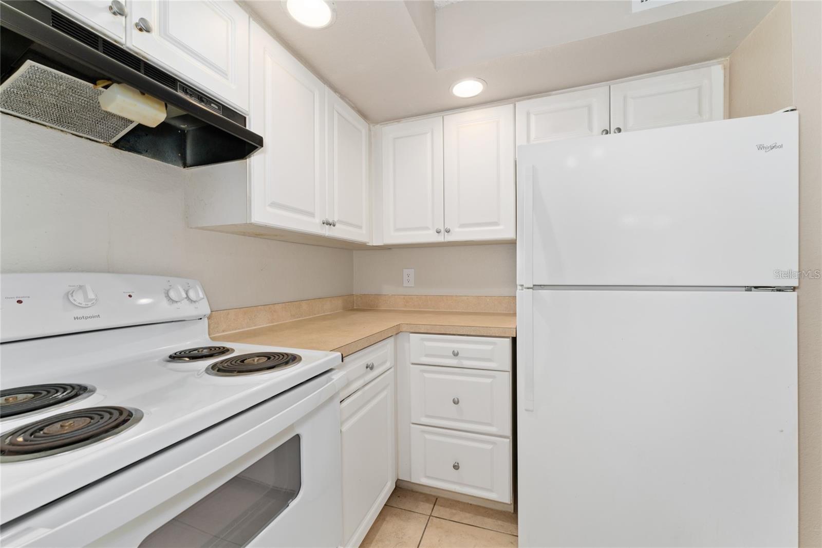 VENETIAN PLACE - Residential Lease