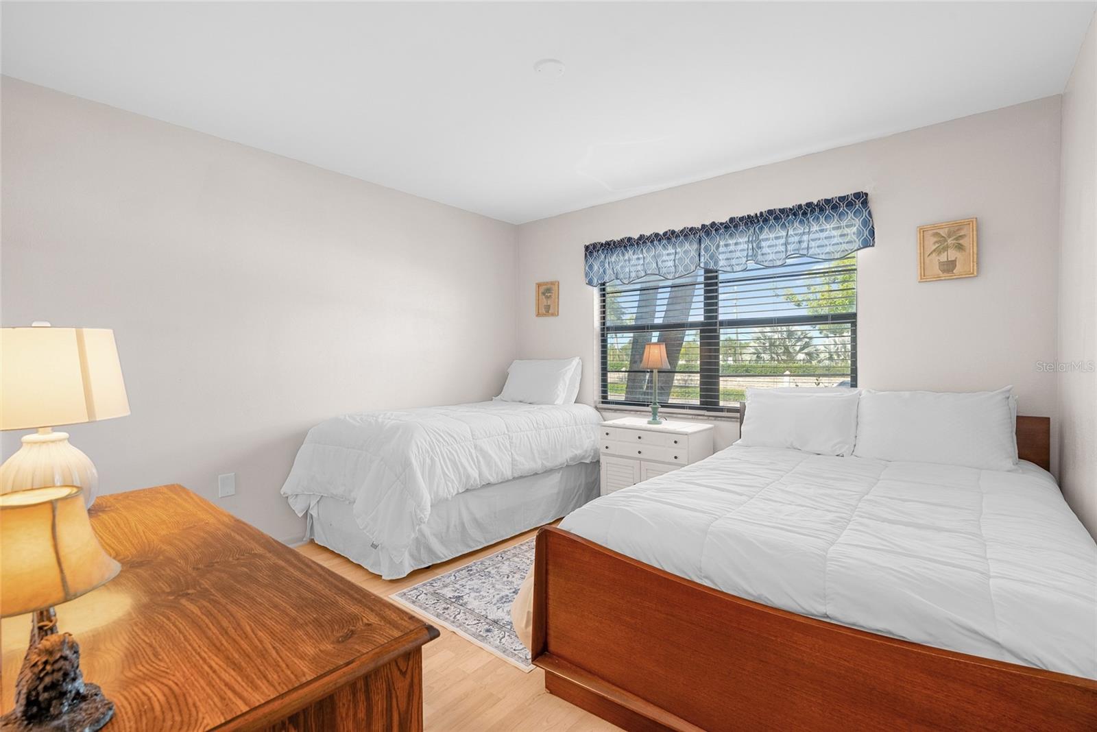 VILLA PLUMOSA CONDO - Residential