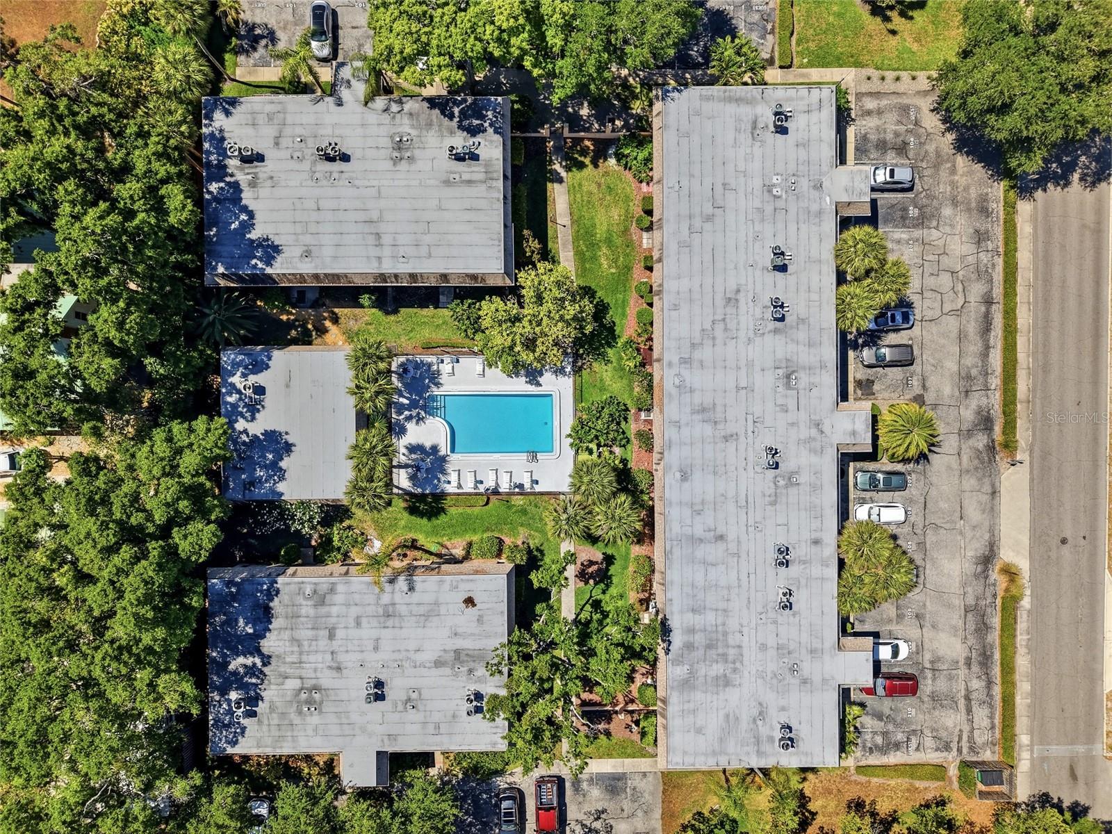VILLA PLUMOSA CONDO - Residential