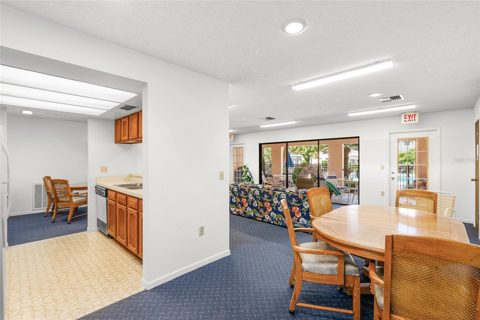 VILLA PLUMOSA CONDO - Residential