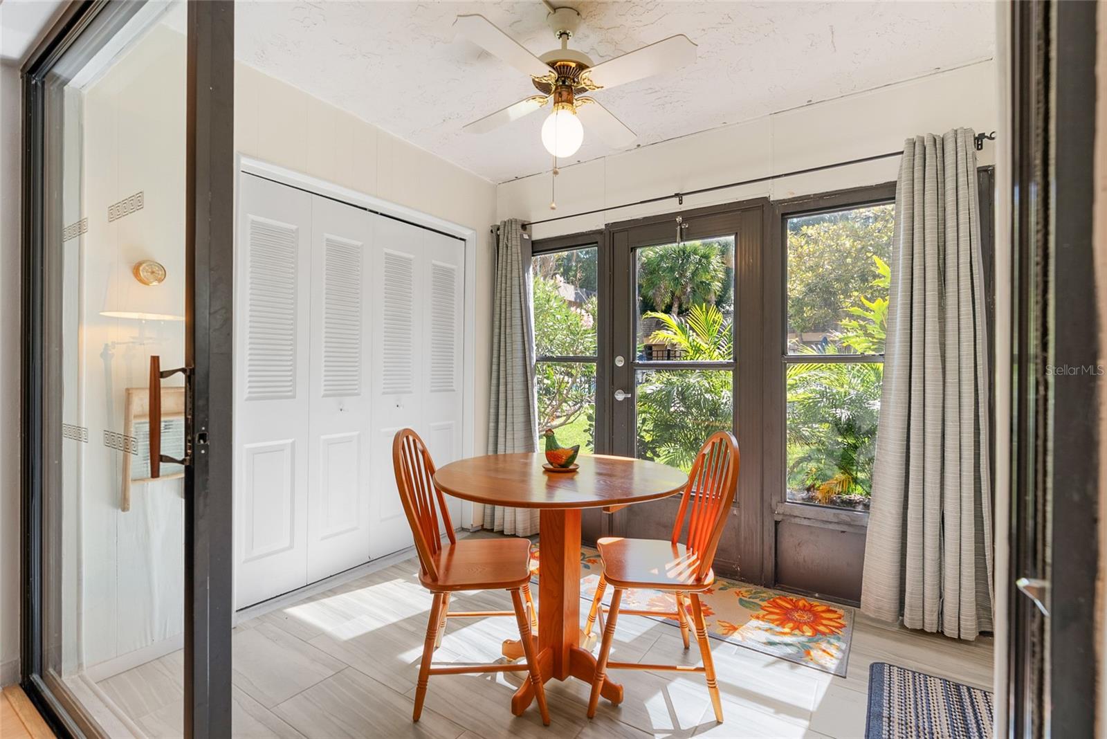 VILLA PLUMOSA CONDO - Residential