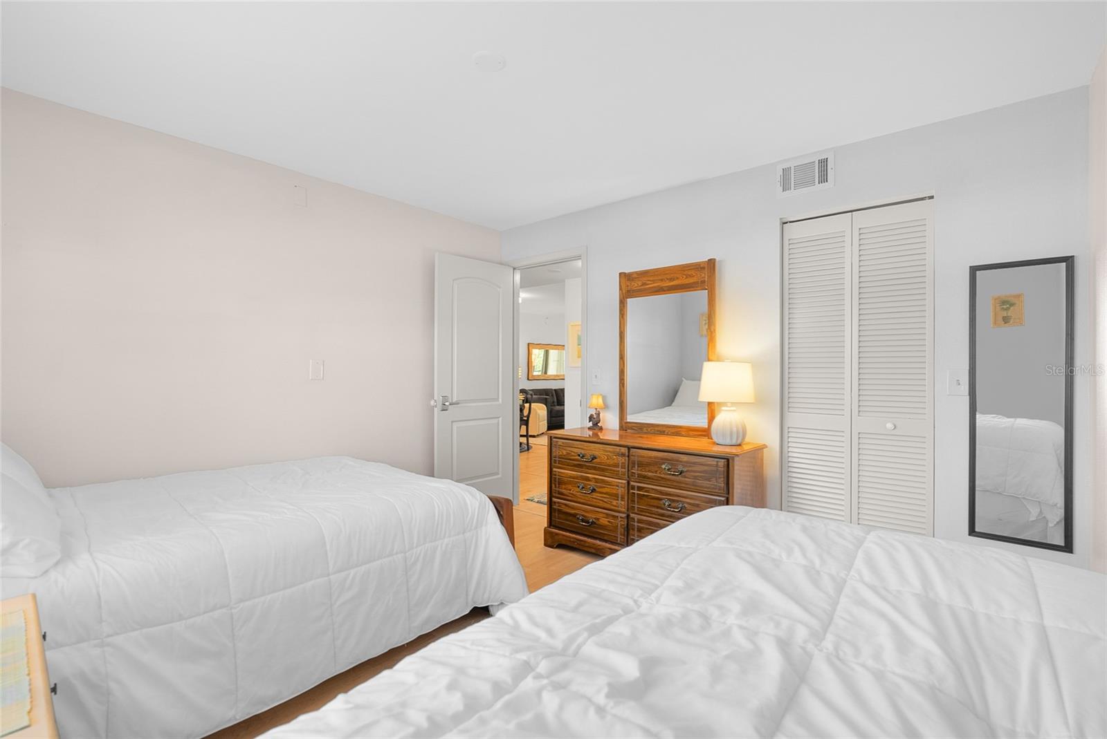 VILLA PLUMOSA CONDO - Residential