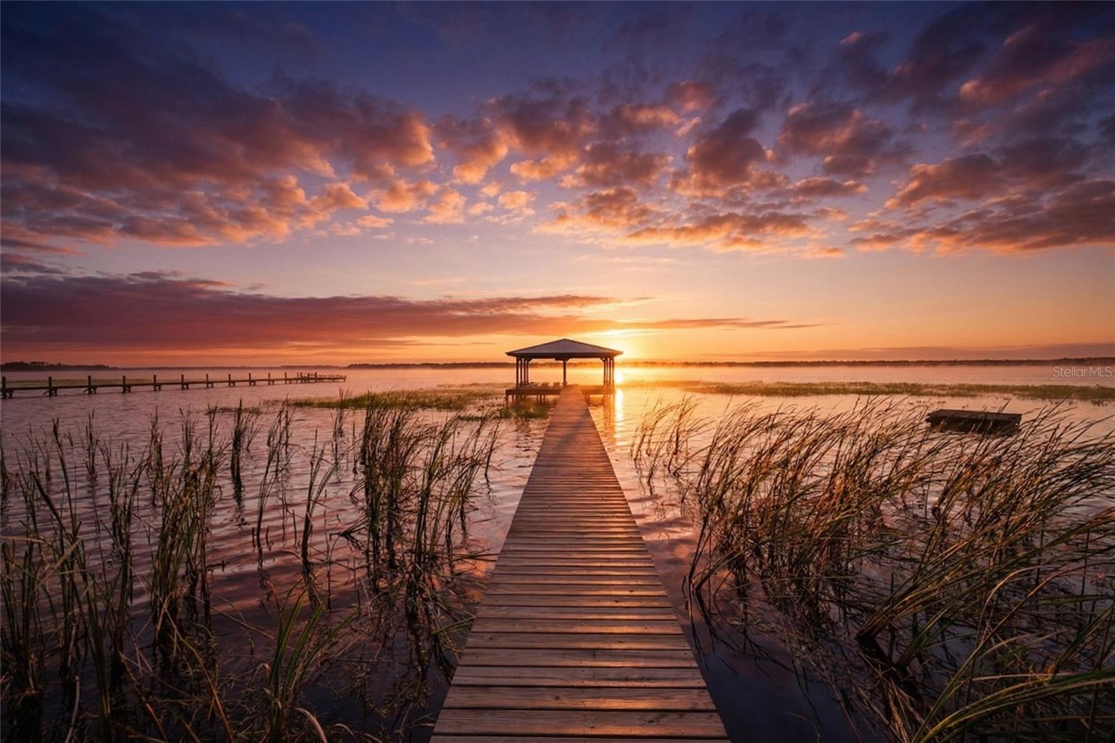 3313 WESTSHORE DRIVE