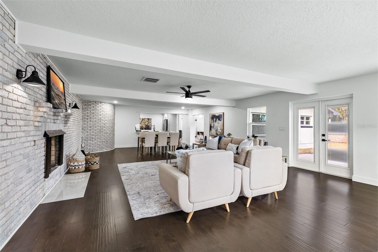 RENAE TERRACE - Residential