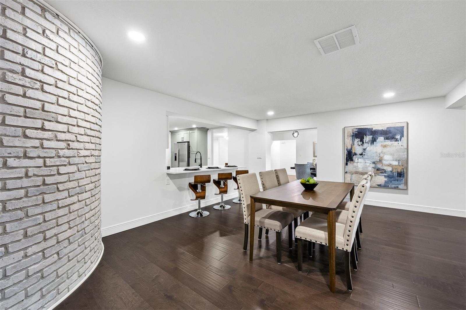 RENAE TERRACE - Residential