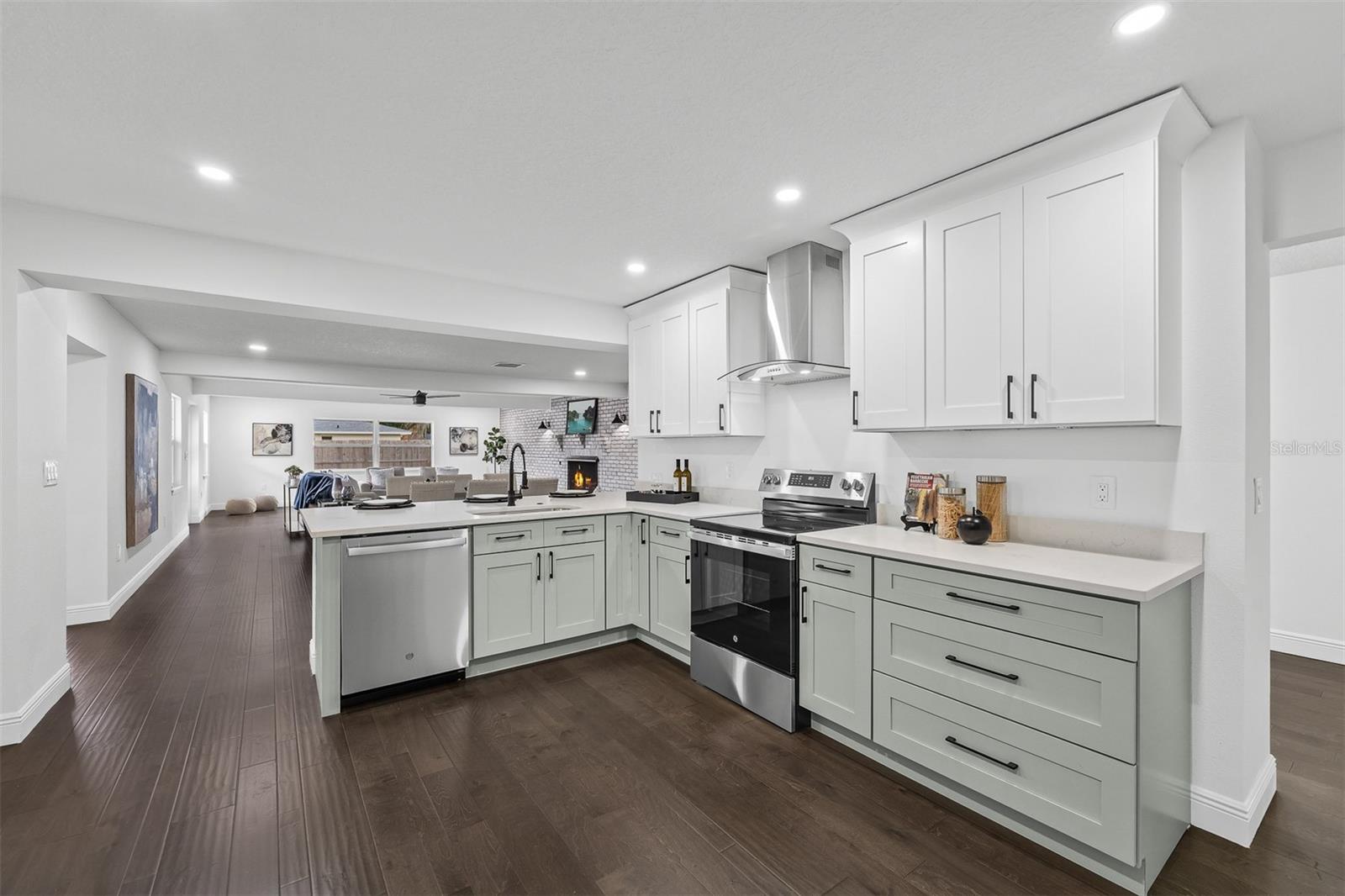 RENAE TERRACE - Residential