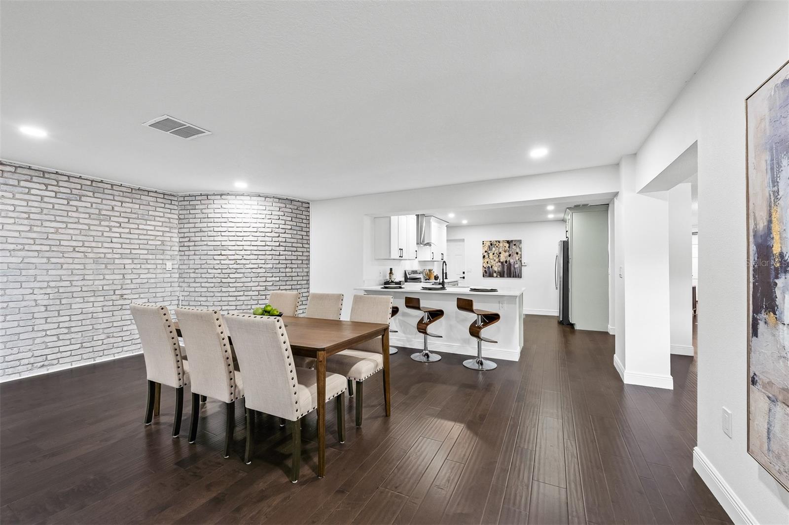 RENAE TERRACE - Residential