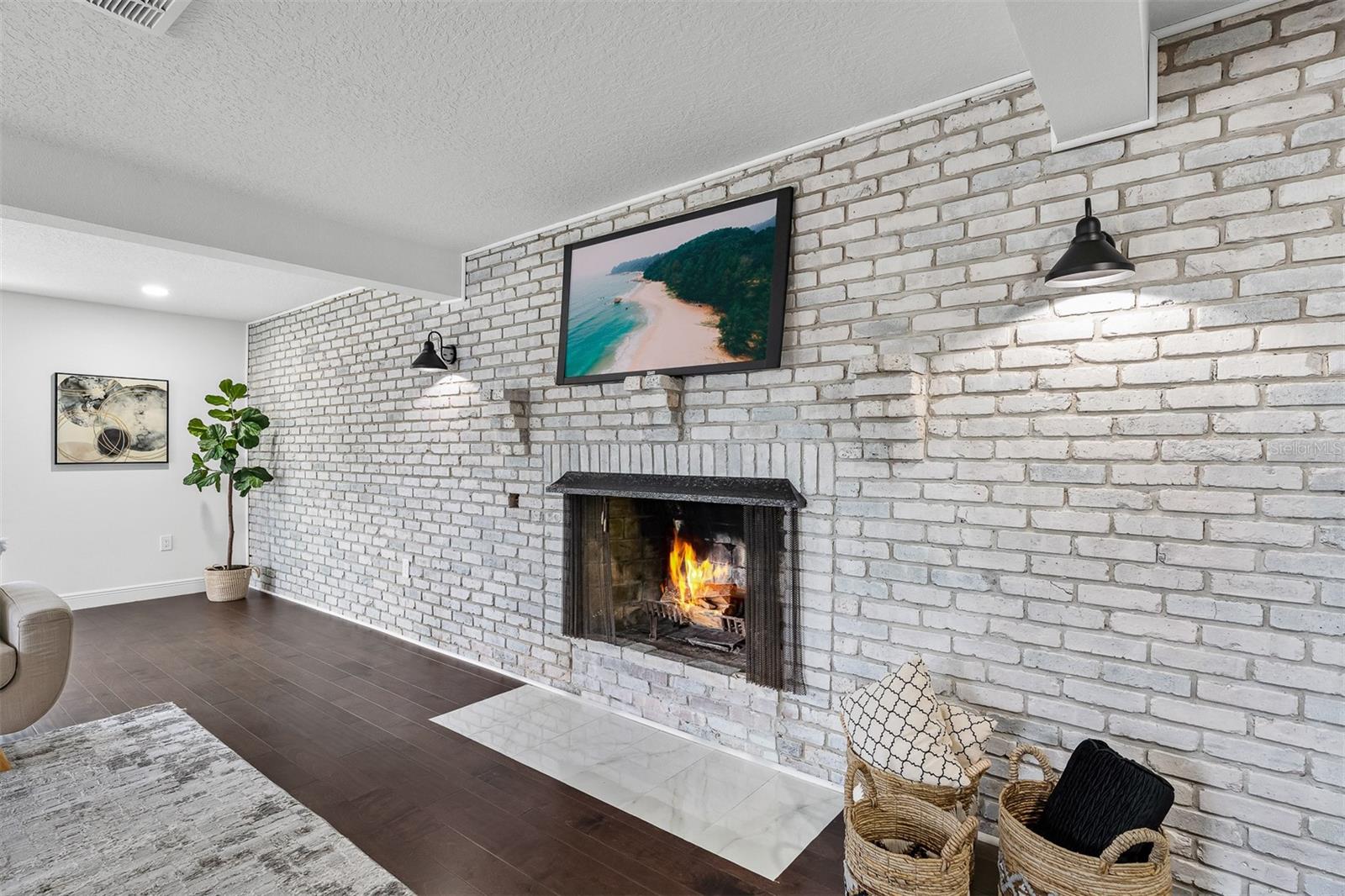 RENAE TERRACE - Residential