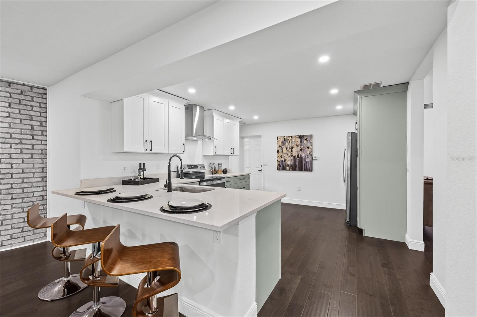 RENAE TERRACE - Residential