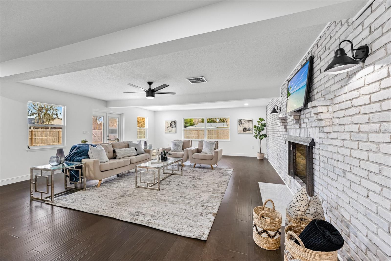 RENAE TERRACE - Residential