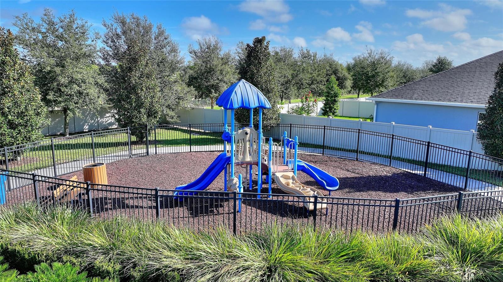 GOLDEN RDG - Residential