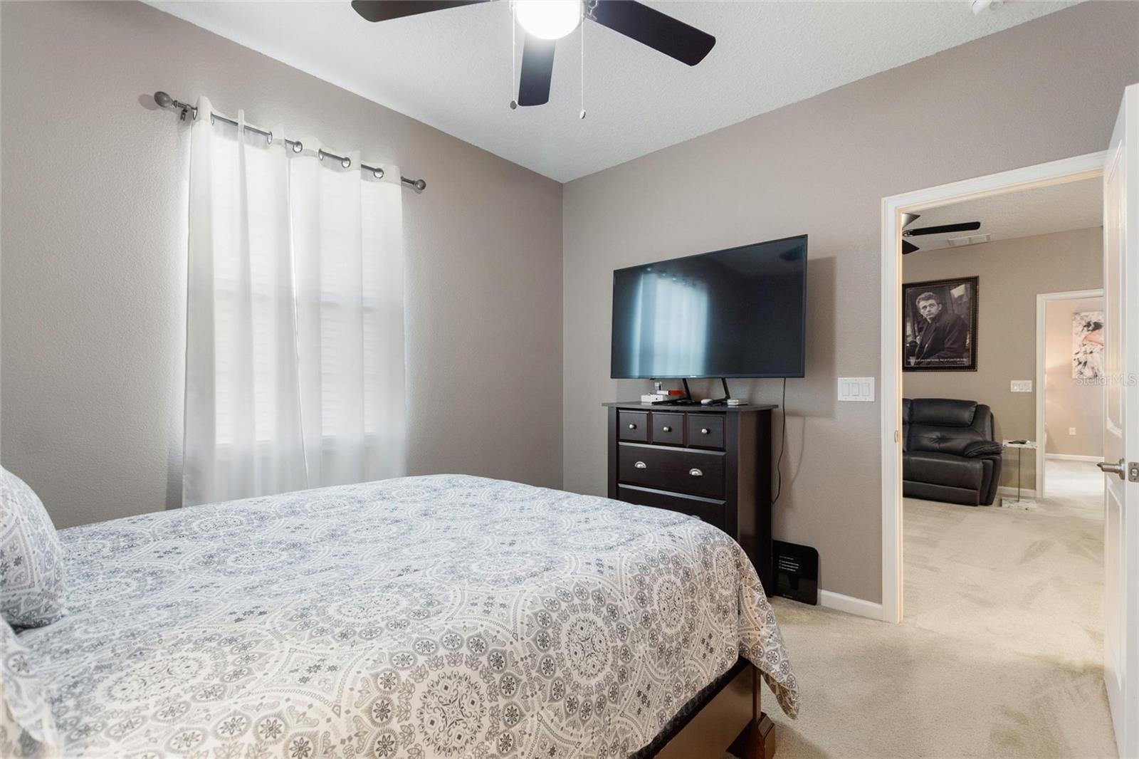 GOLDEN RDG - Residential