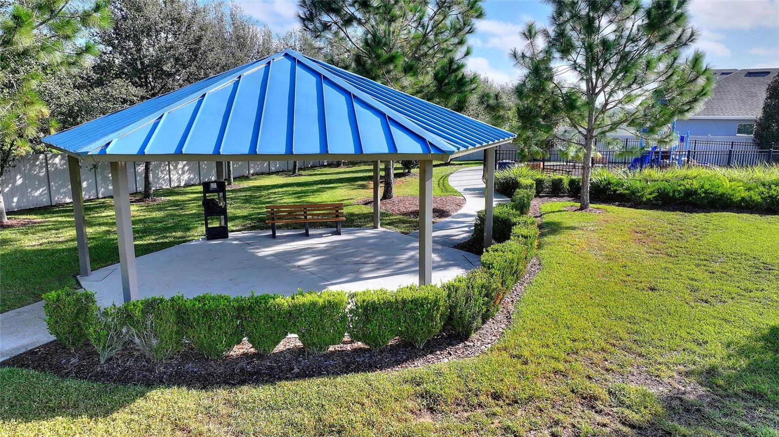 GOLDEN RDG - Residential