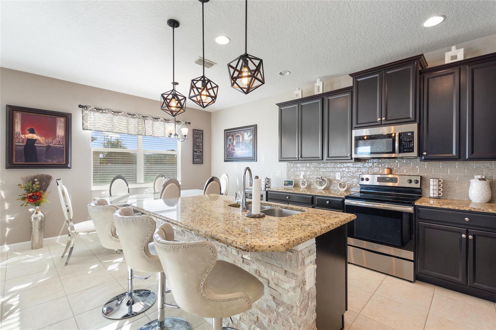 GOLDEN RDG - Residential