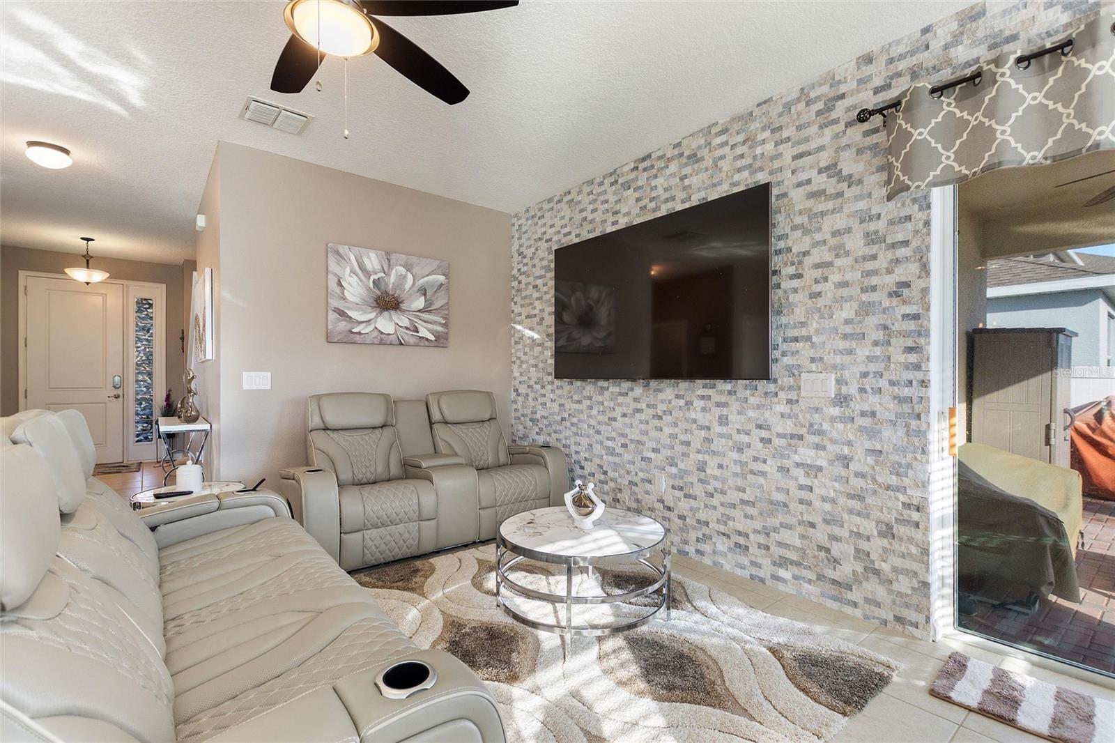 GOLDEN RDG - Residential