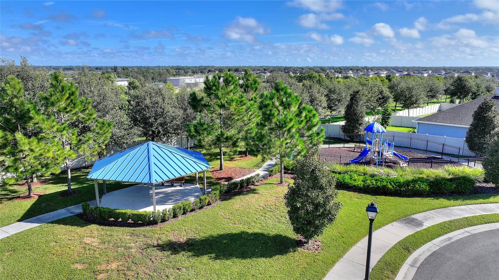 GOLDEN RDG - Residential