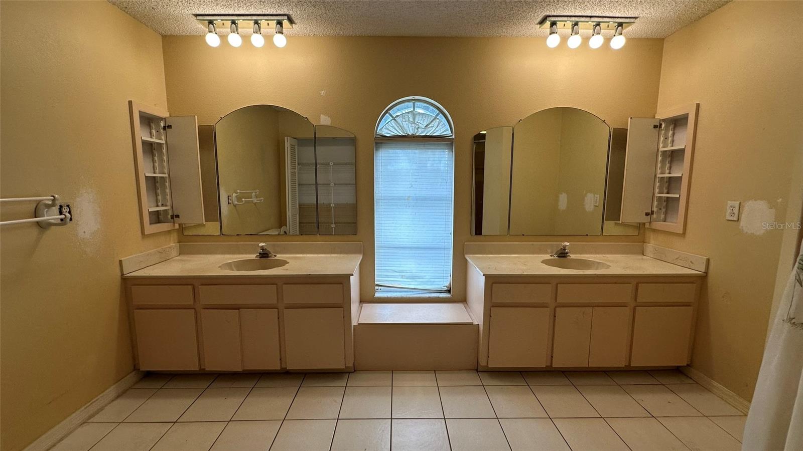 PUNTA GORDA ISLES SEC 20 - Residential