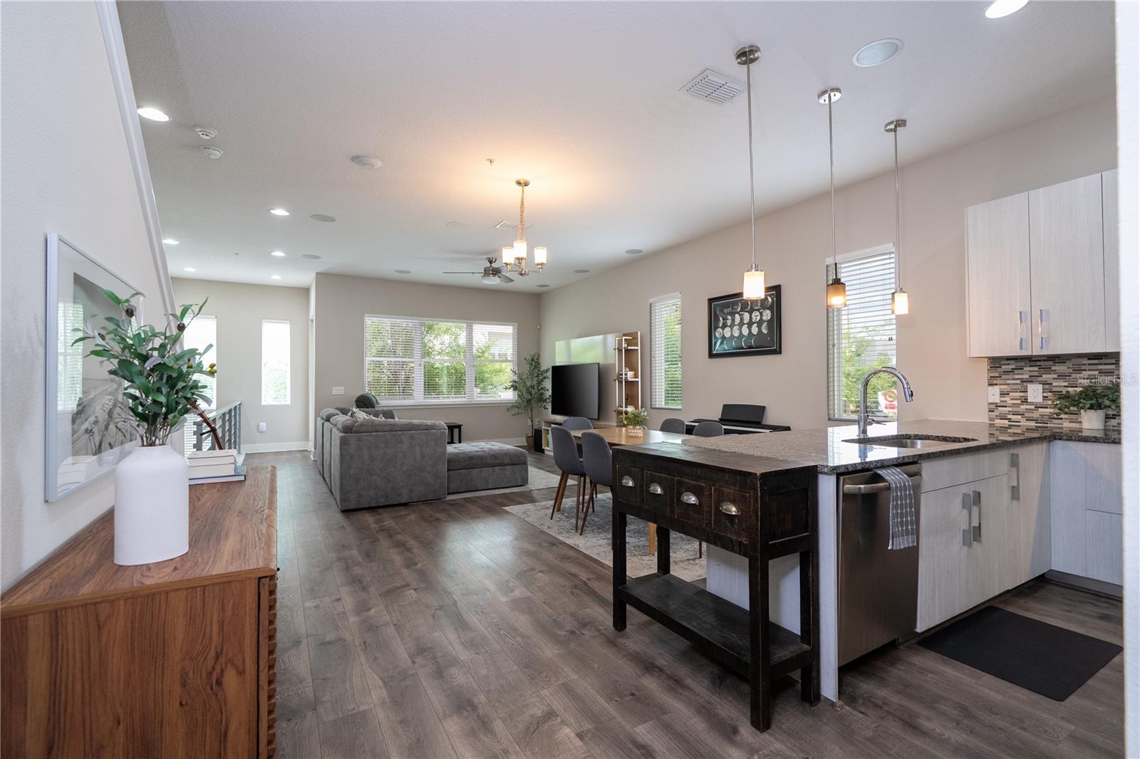 GRANT STREET TWNHMS - Residential