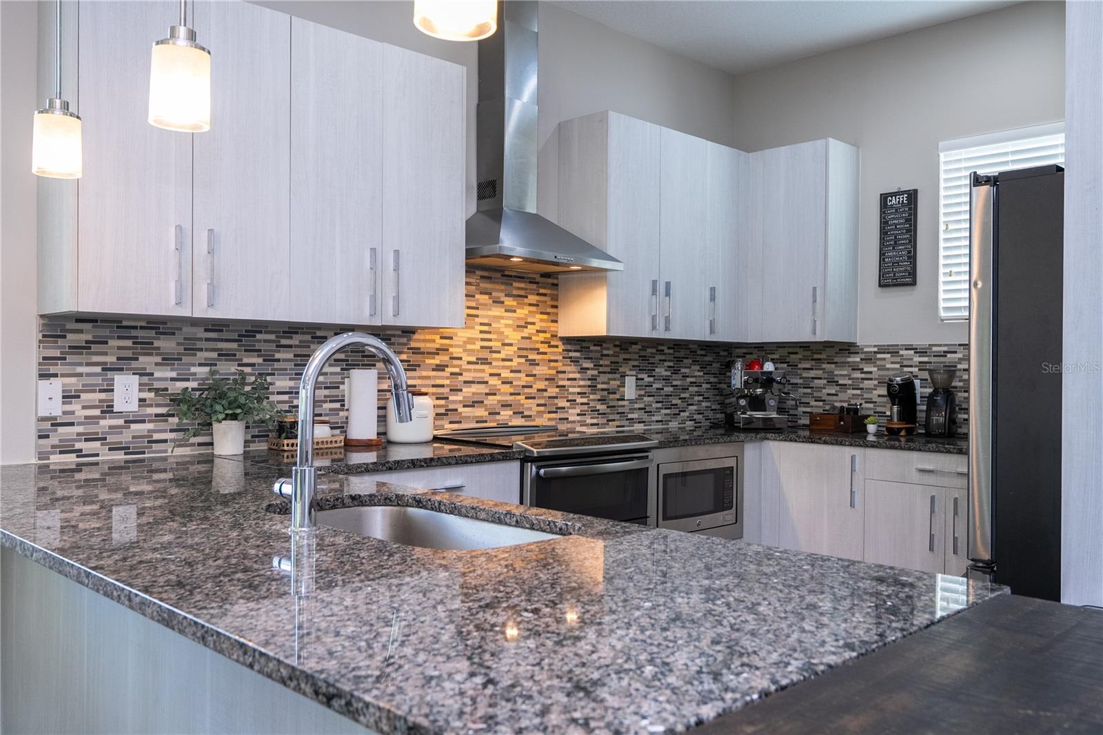 GRANT STREET TWNHMS - Residential