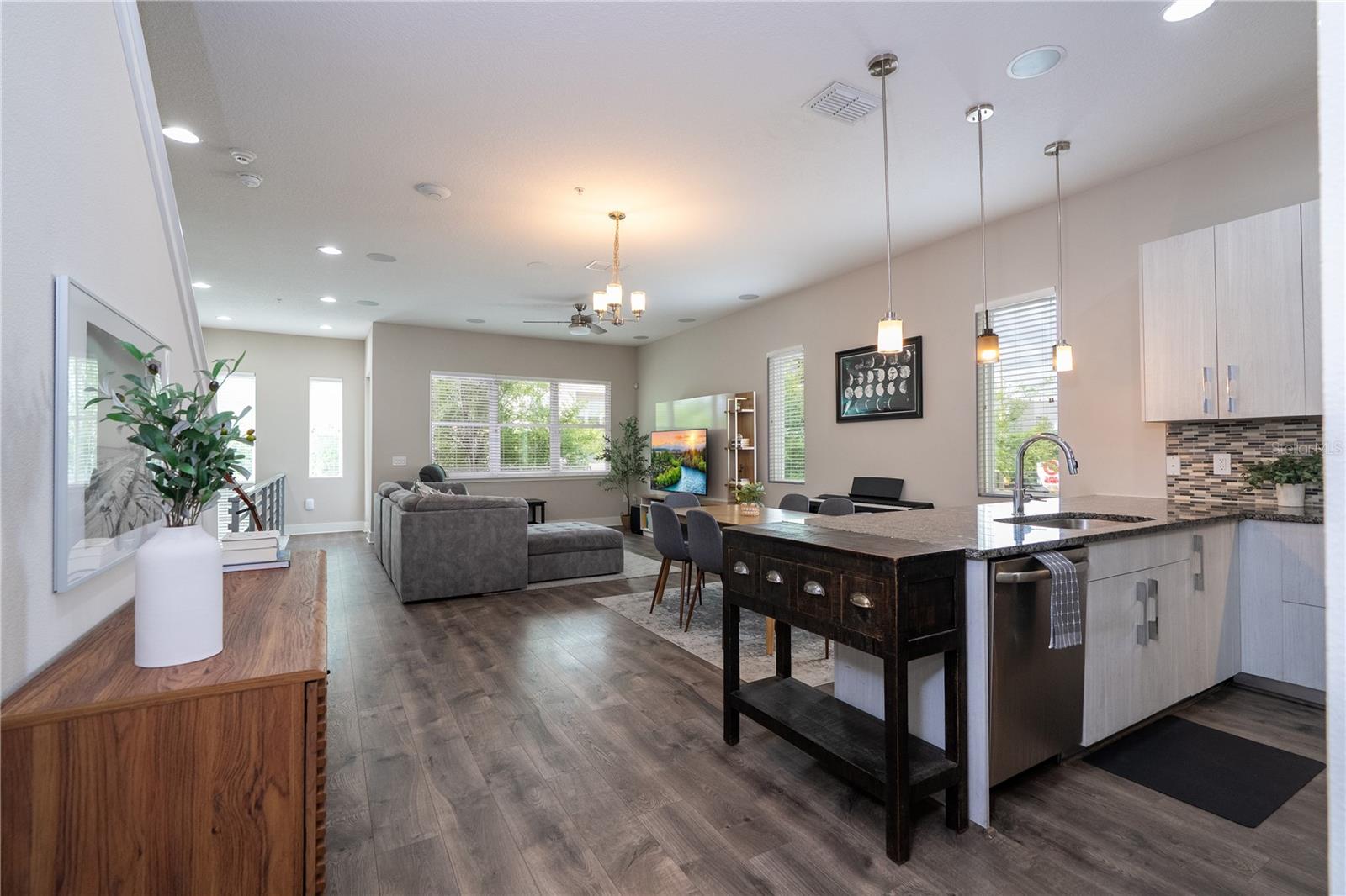 GRANT STREET TWNHMS - Residential