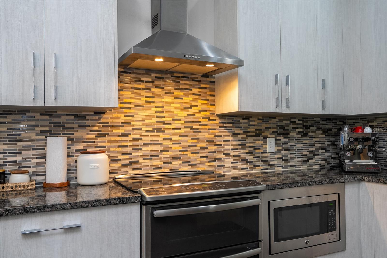 GRANT STREET TWNHMS - Residential