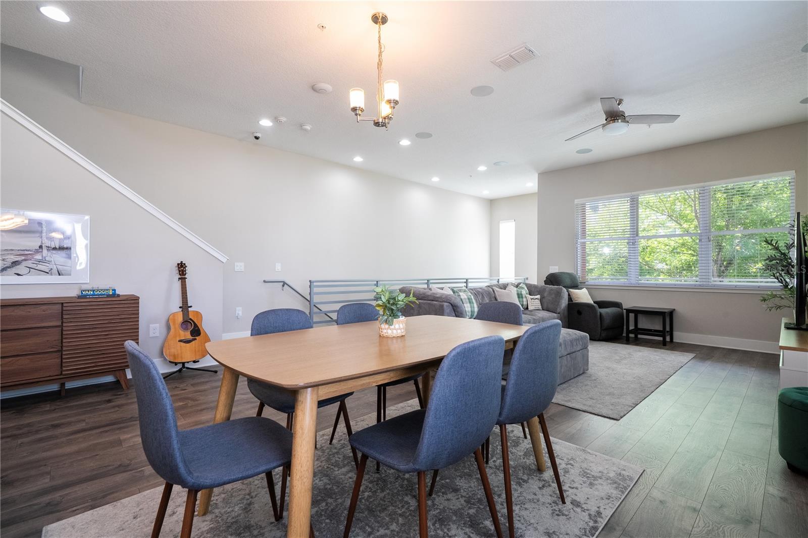 GRANT STREET TWNHMS - Residential