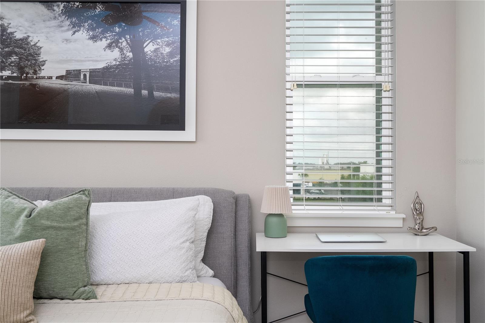 GRANT STREET TWNHMS - Residential