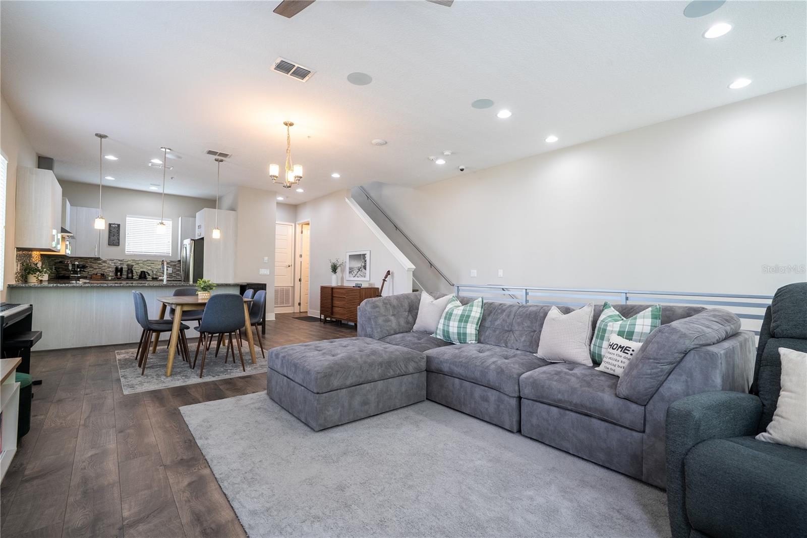 GRANT STREET TWNHMS - Residential