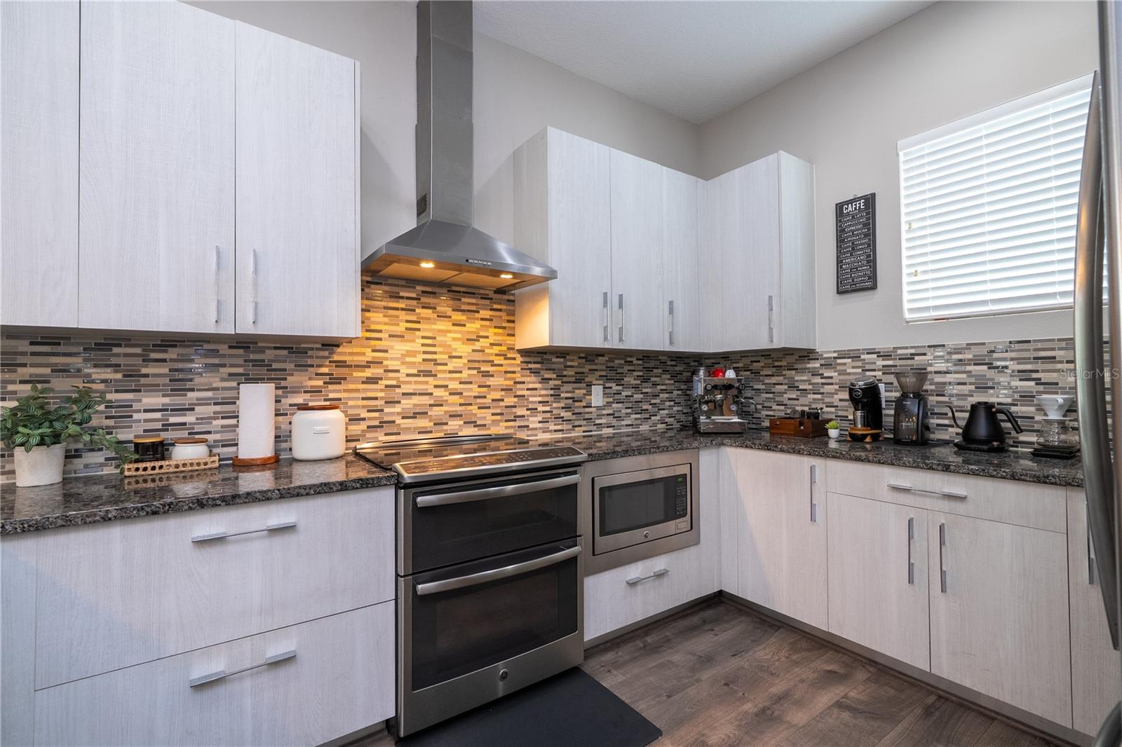 GRANT STREET TWNHMS - Residential