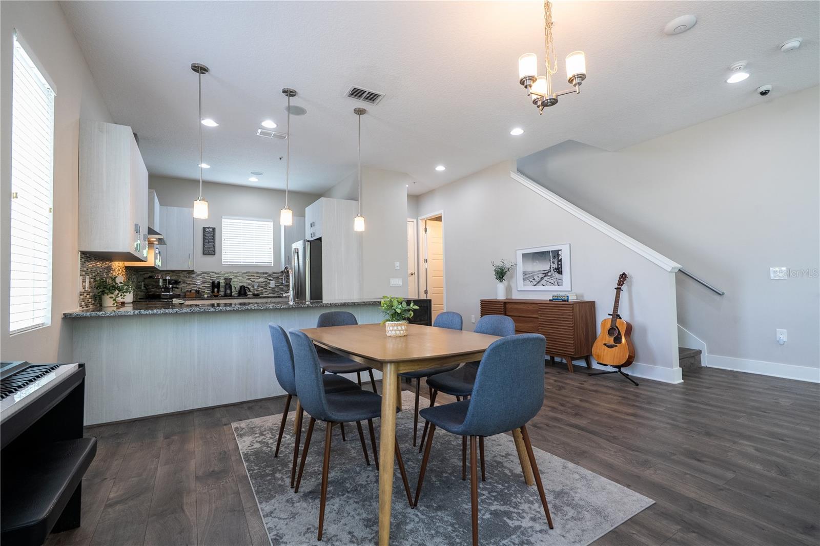 GRANT STREET TWNHMS - Residential