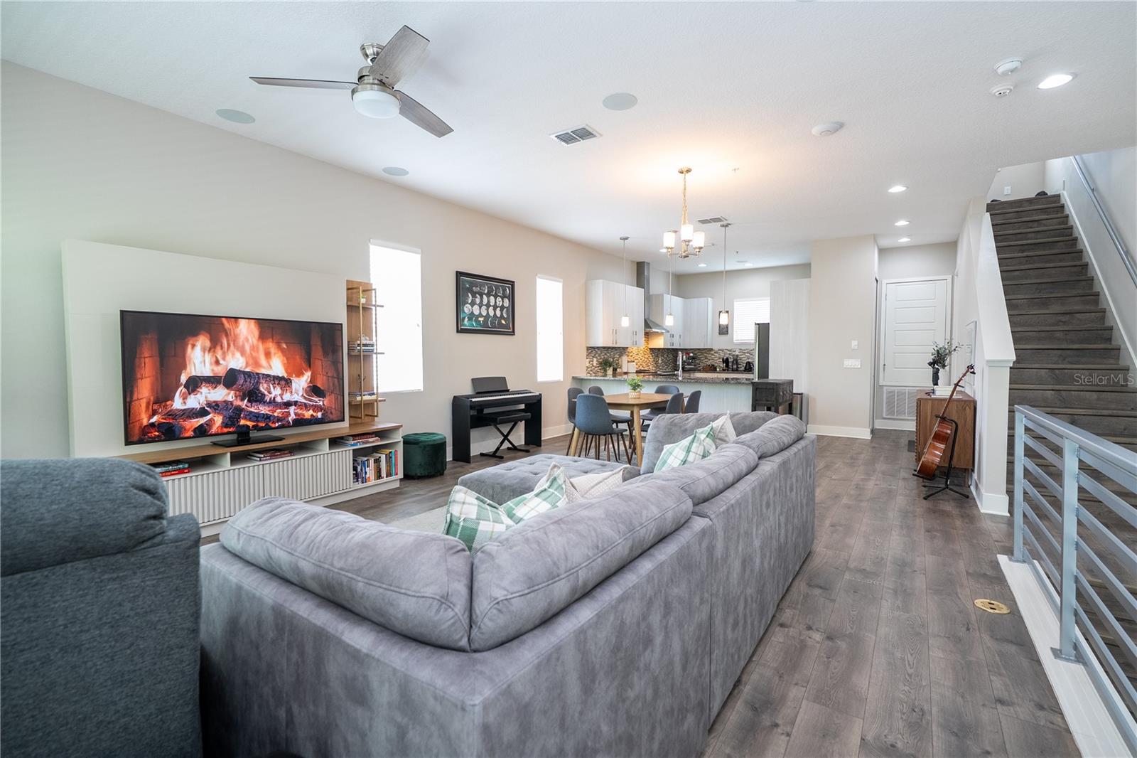 GRANT STREET TWNHMS - Residential