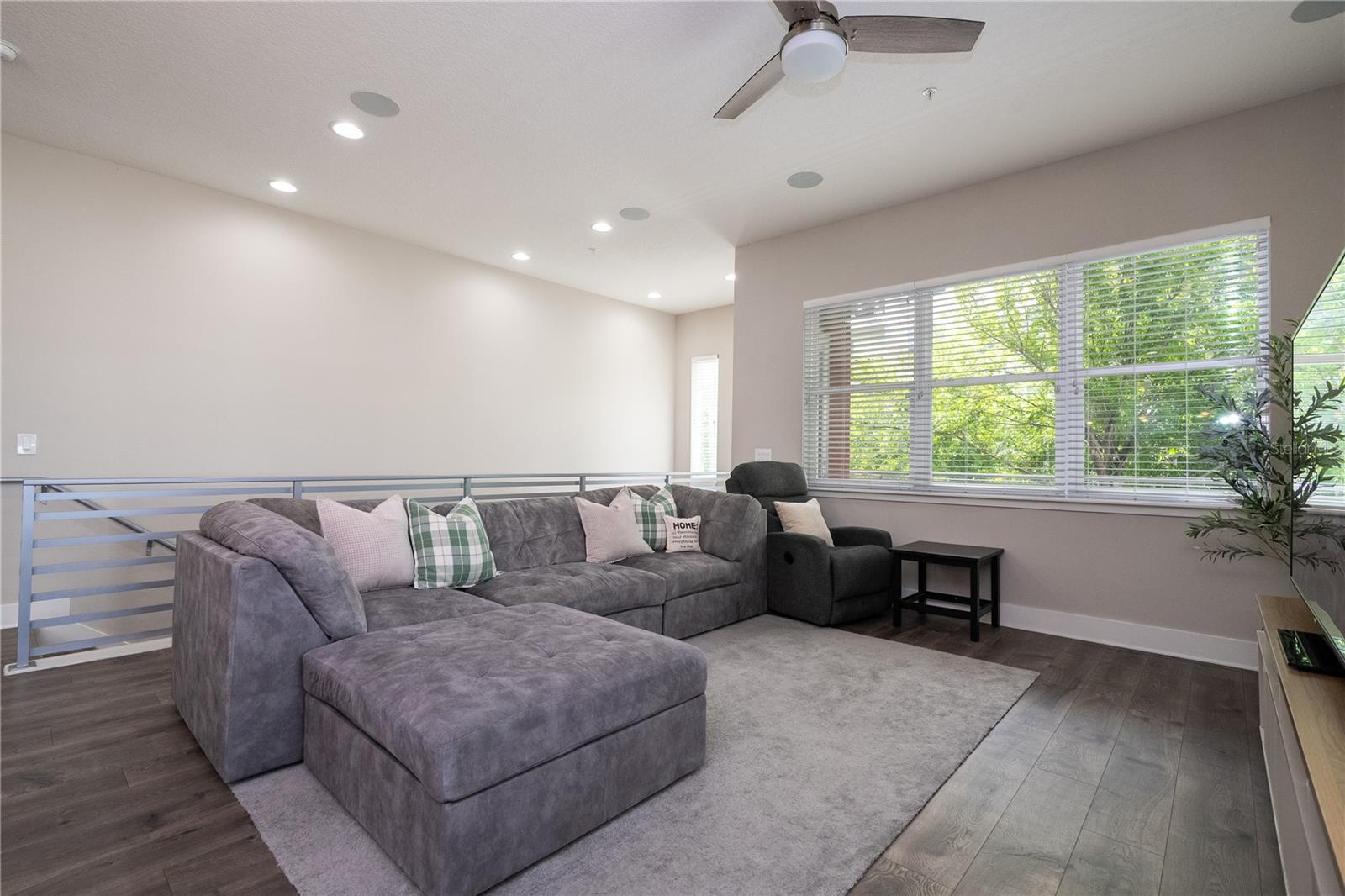 GRANT STREET TWNHMS - Residential