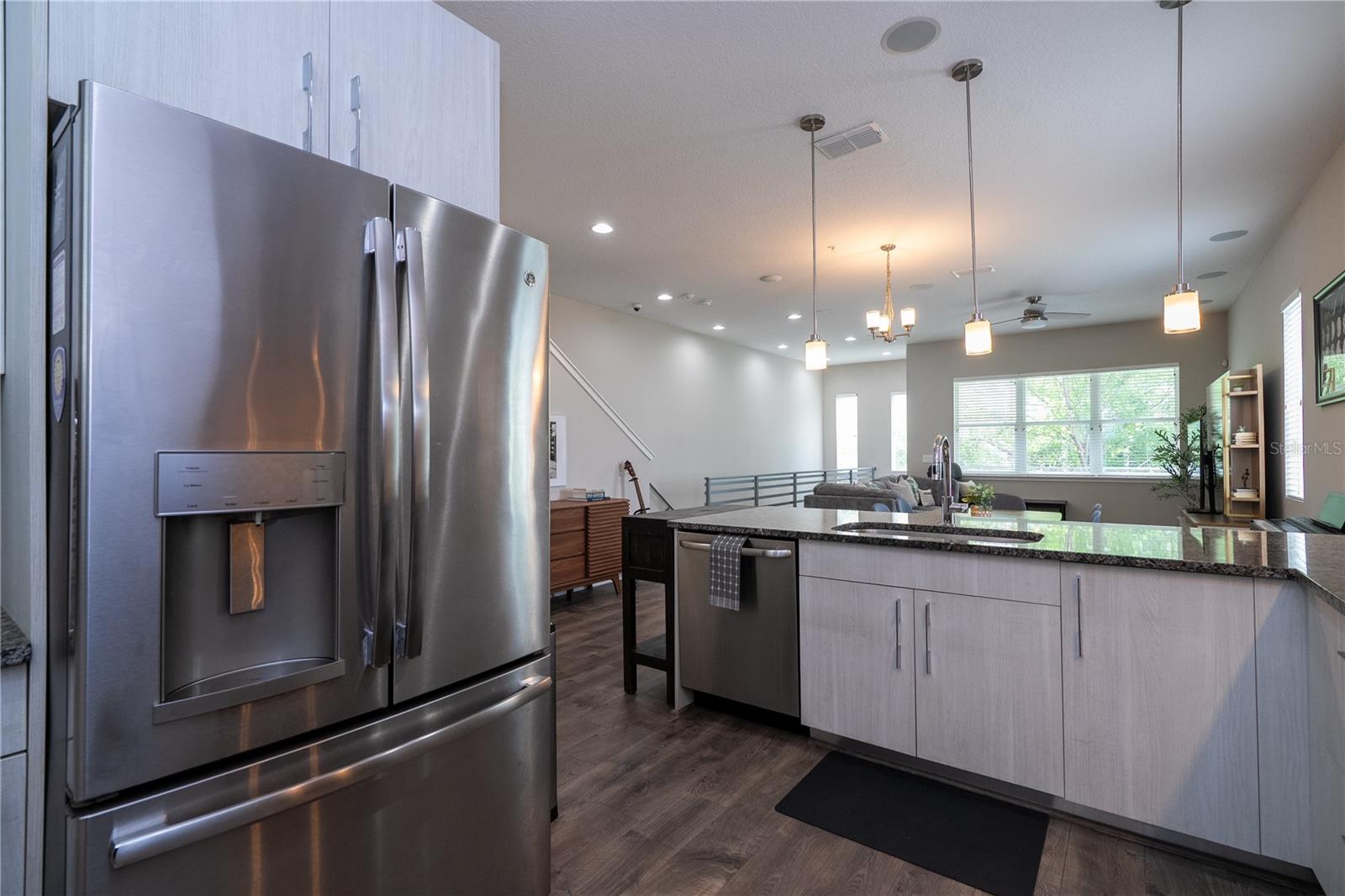 GRANT STREET TWNHMS - Residential