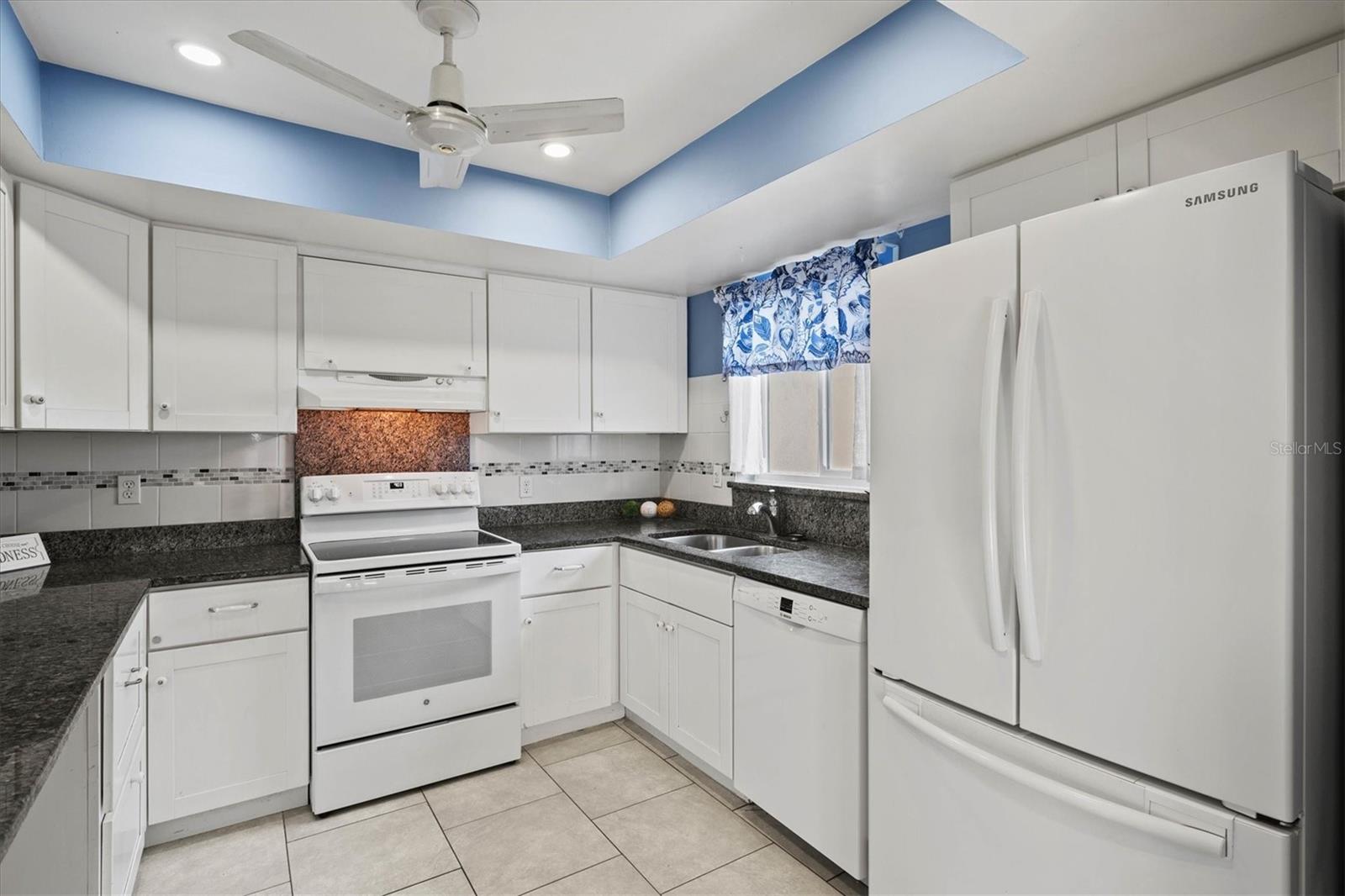1832 UNIVERSITY PLACE 23