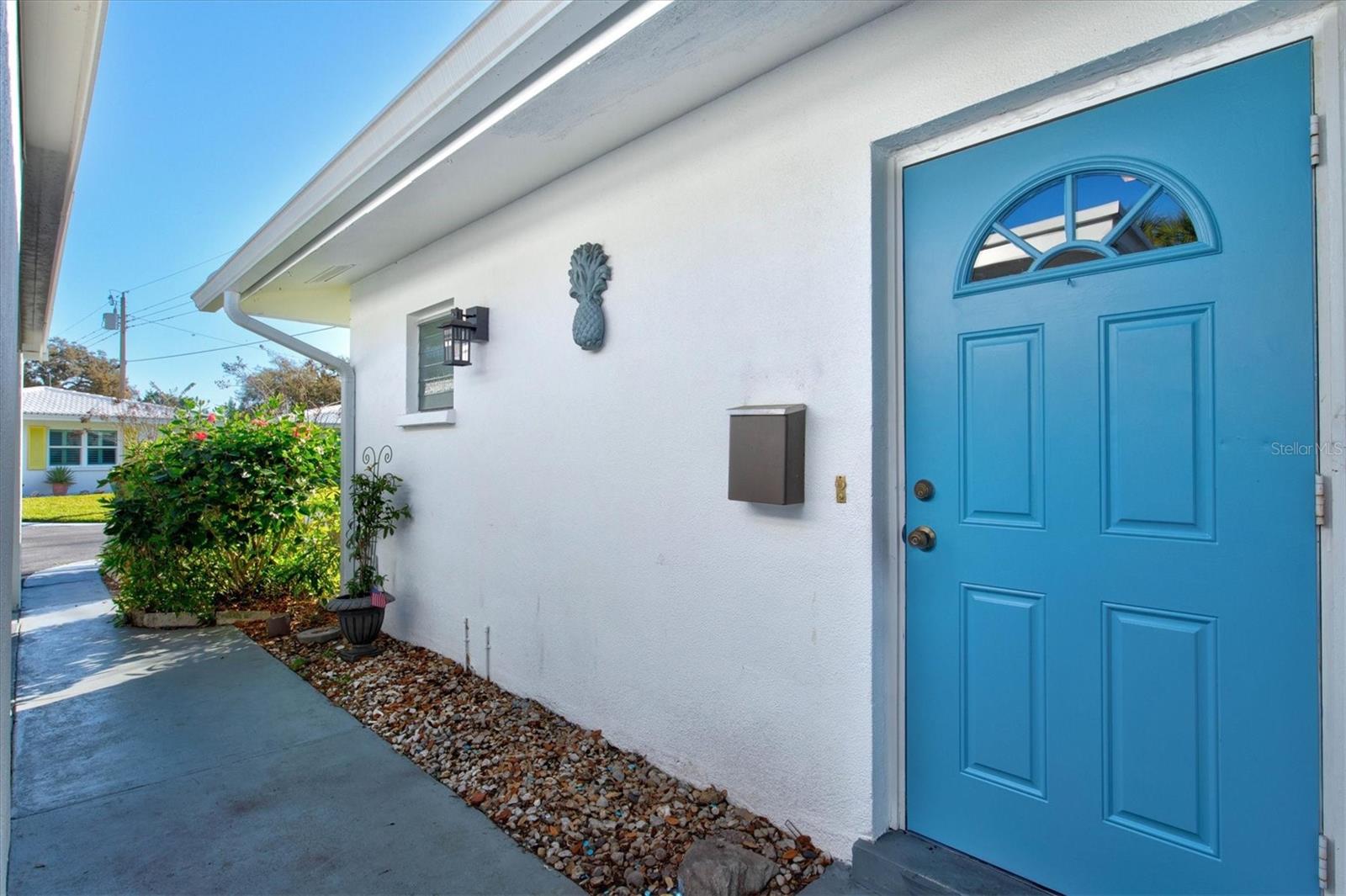 1832 UNIVERSITY PLACE 23