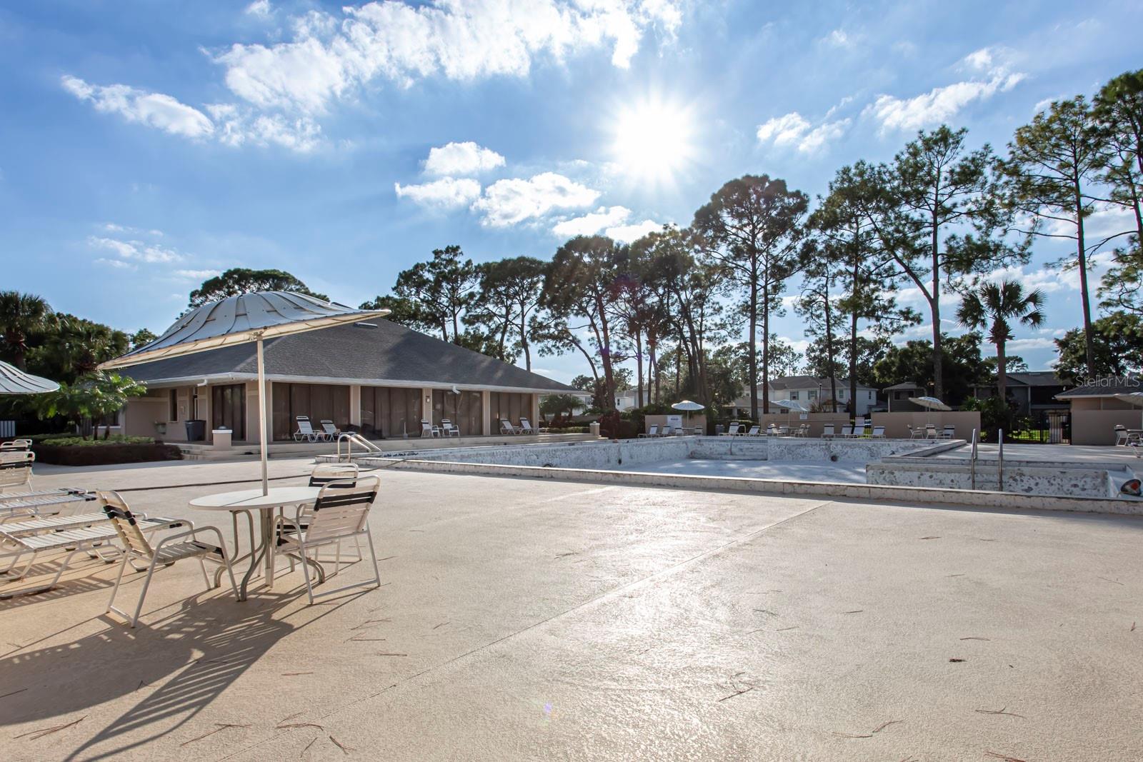 LAKEVIEW CONDO 01 - Residential