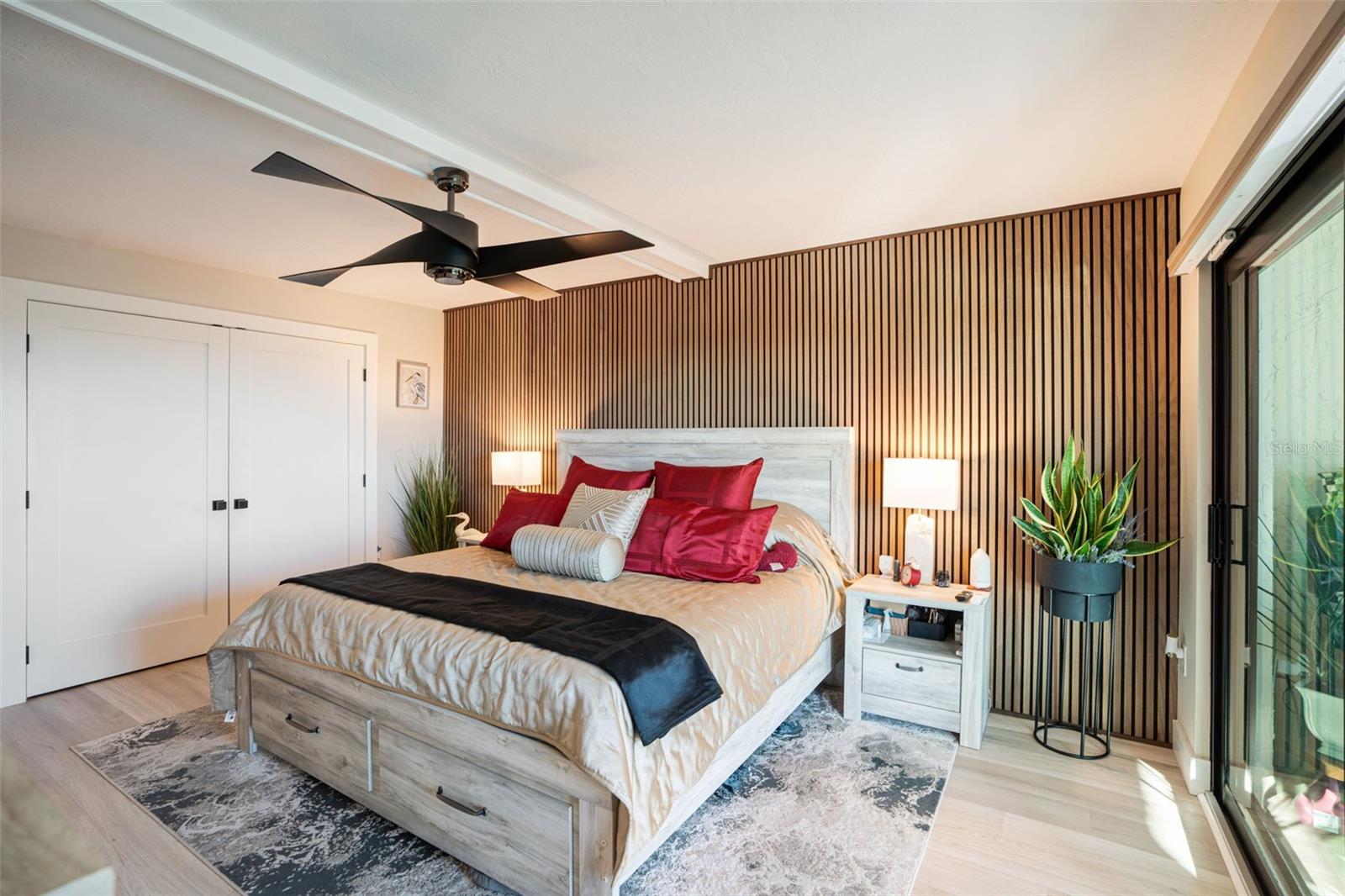 POINTE ON MIDNIGHT PASS - Residential