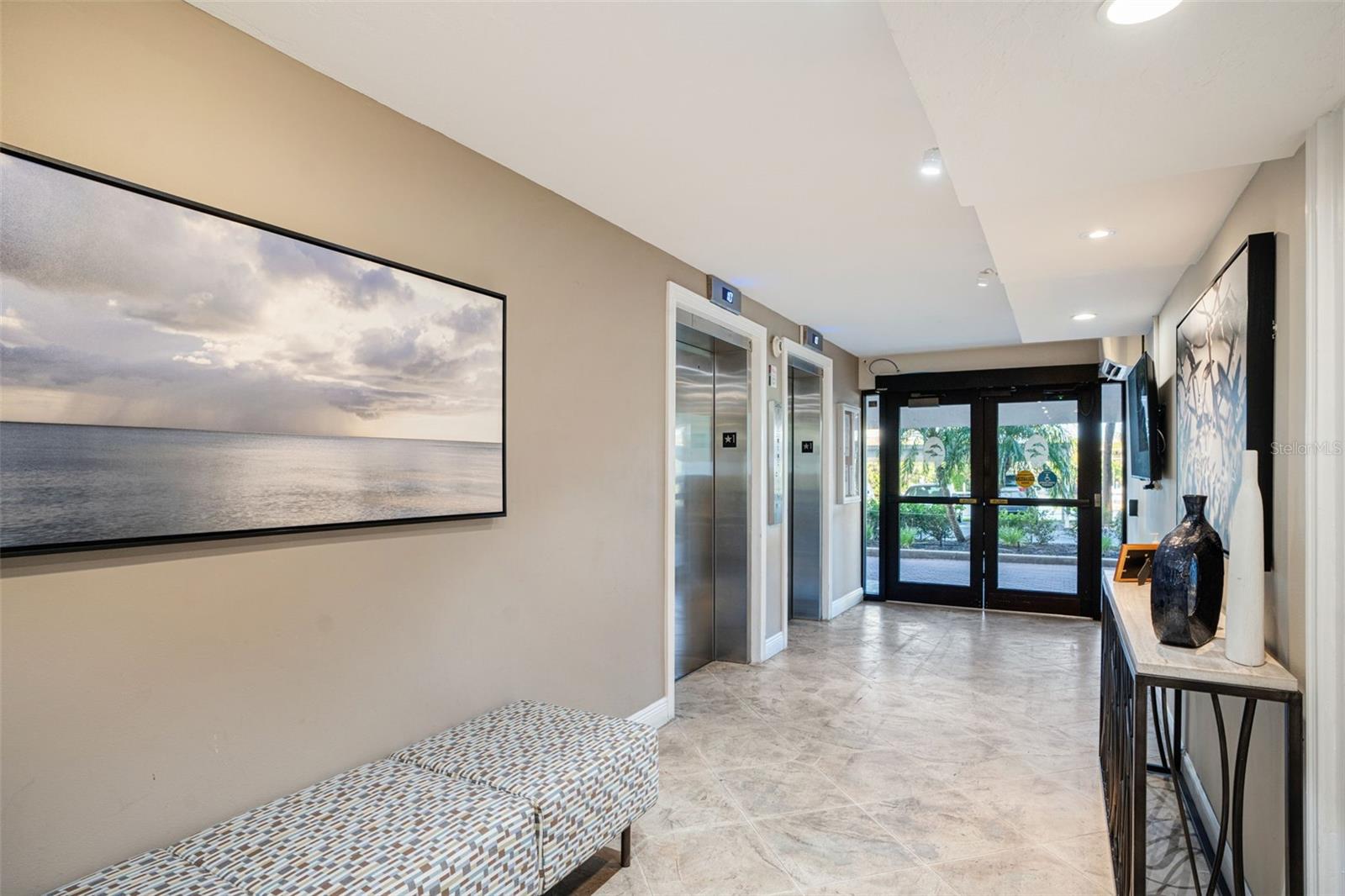 POINTE ON MIDNIGHT PASS - Residential
