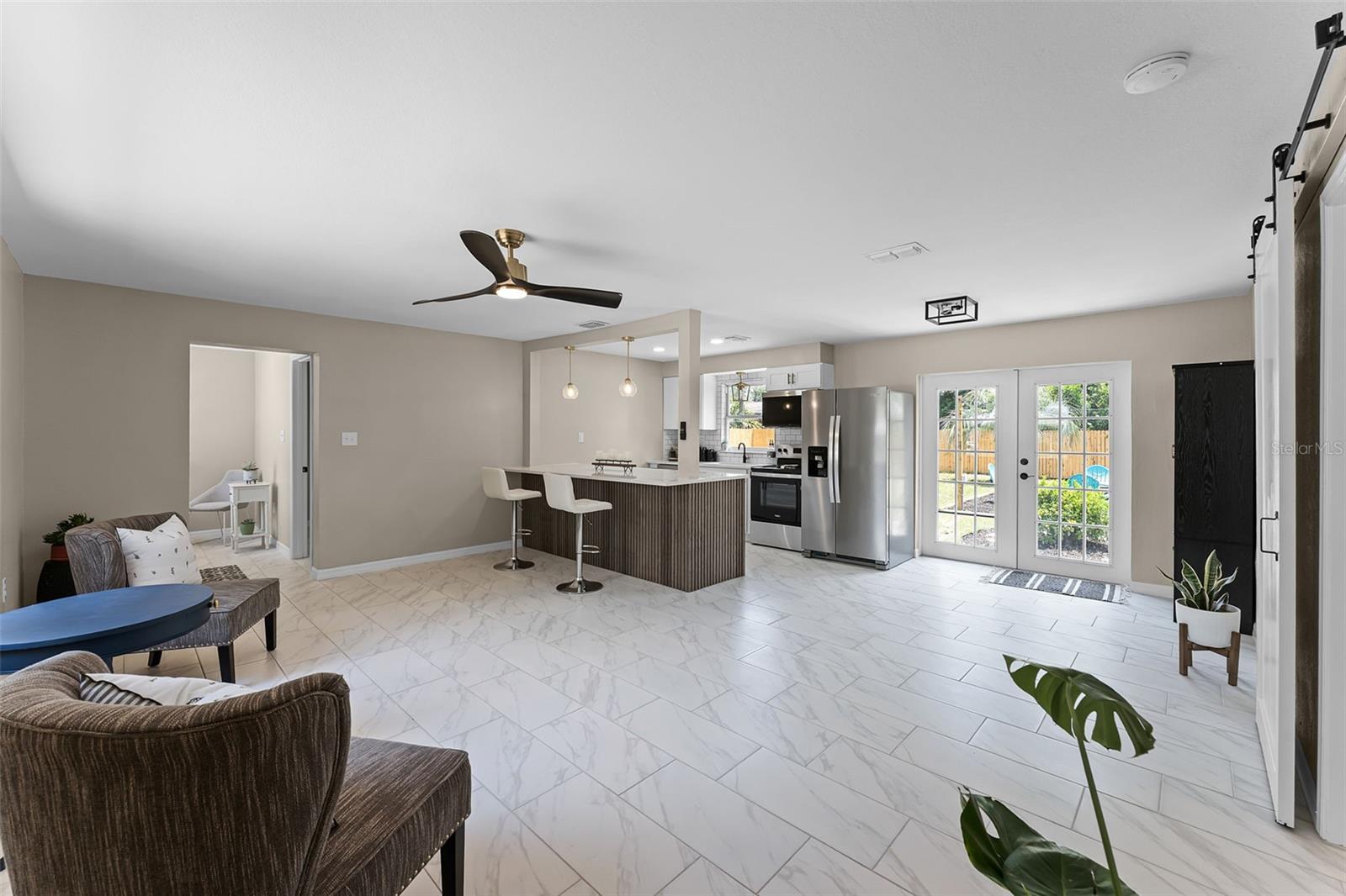 410 W SEMINOLE AVENUE