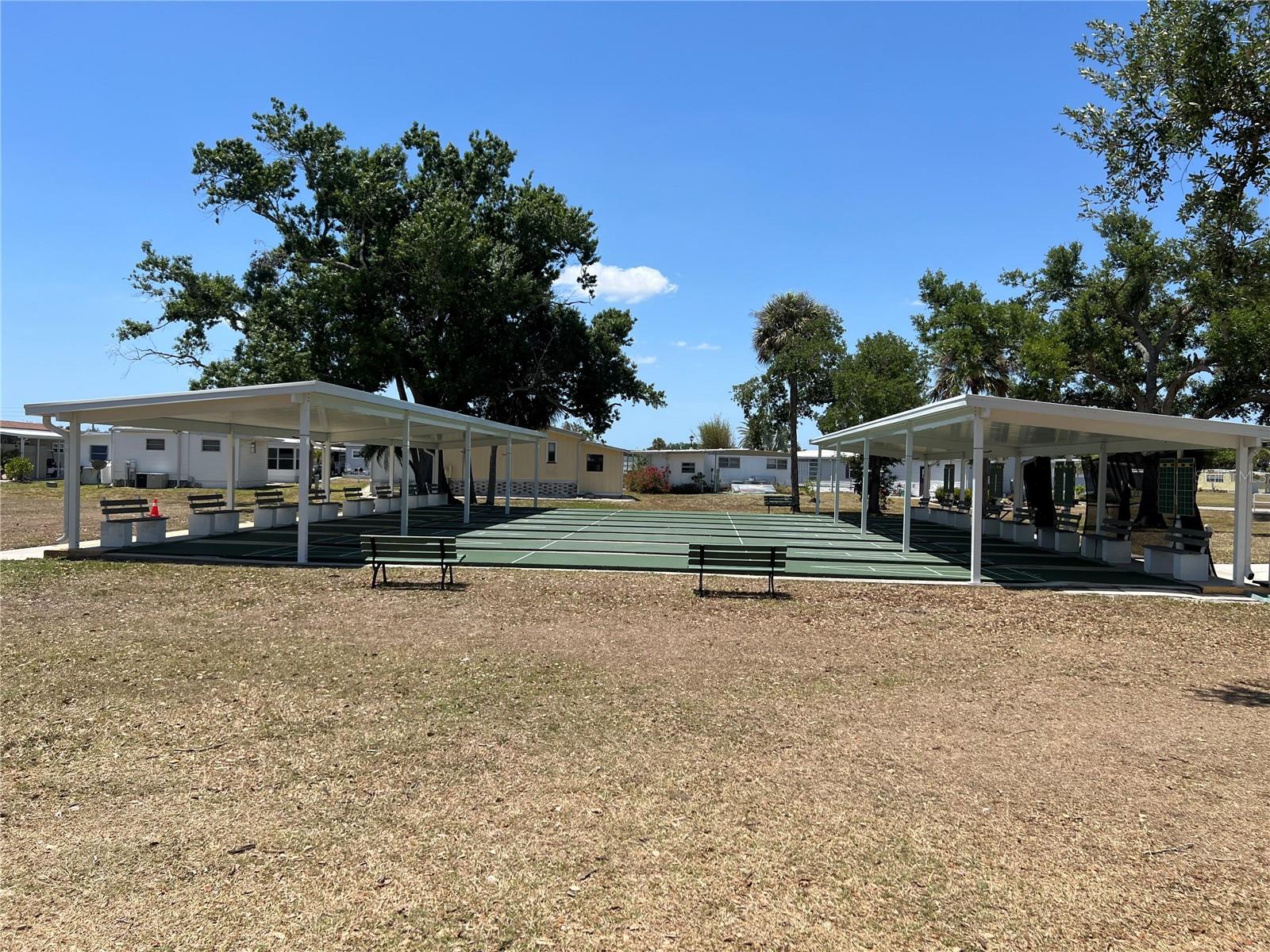 HOLIDAY PARK - Residential