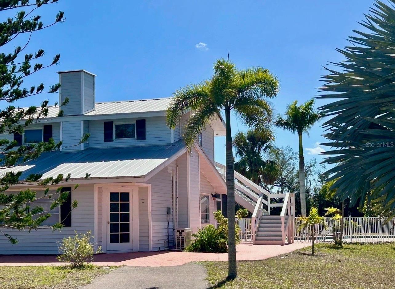 ISLE PINES - Residential