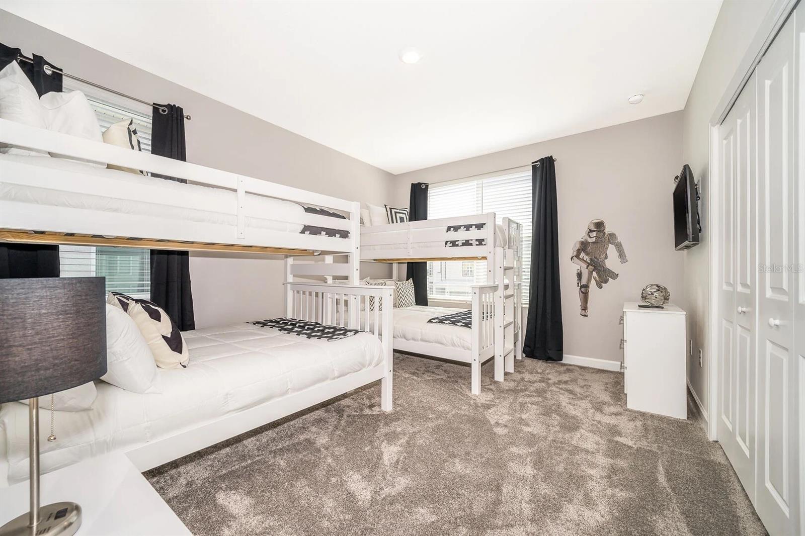 STOREY LAKE - Residential