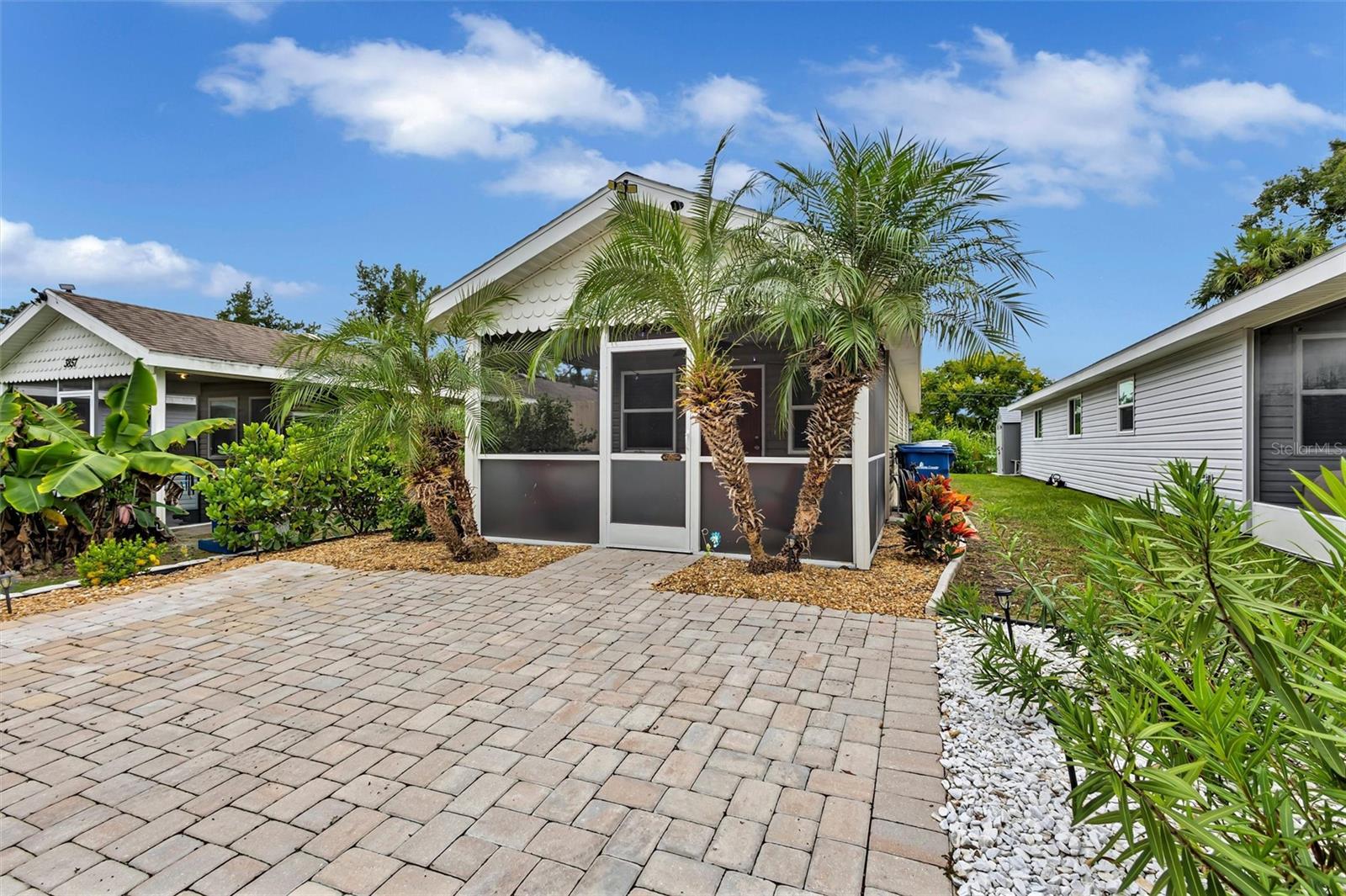 3867 ALMOND AVENUE, SARASOTA, FL, 34234 4 3867 ALMOND AVENUE