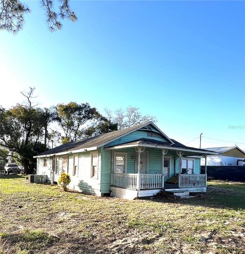 A home in WINTER HAVEN