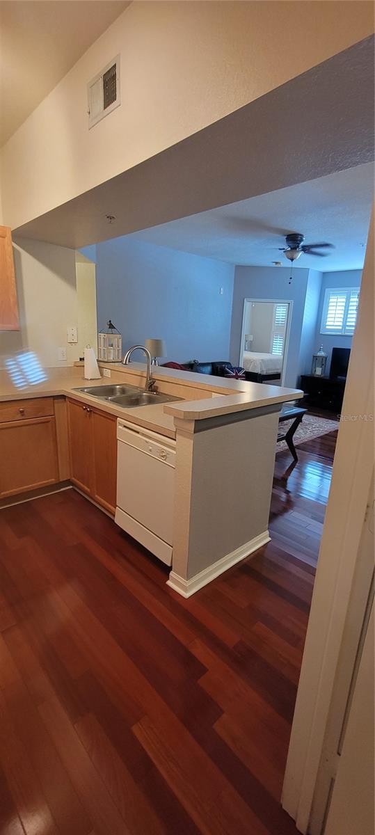 OXFORD PLACE AT TAMPA PALMS A - Residential