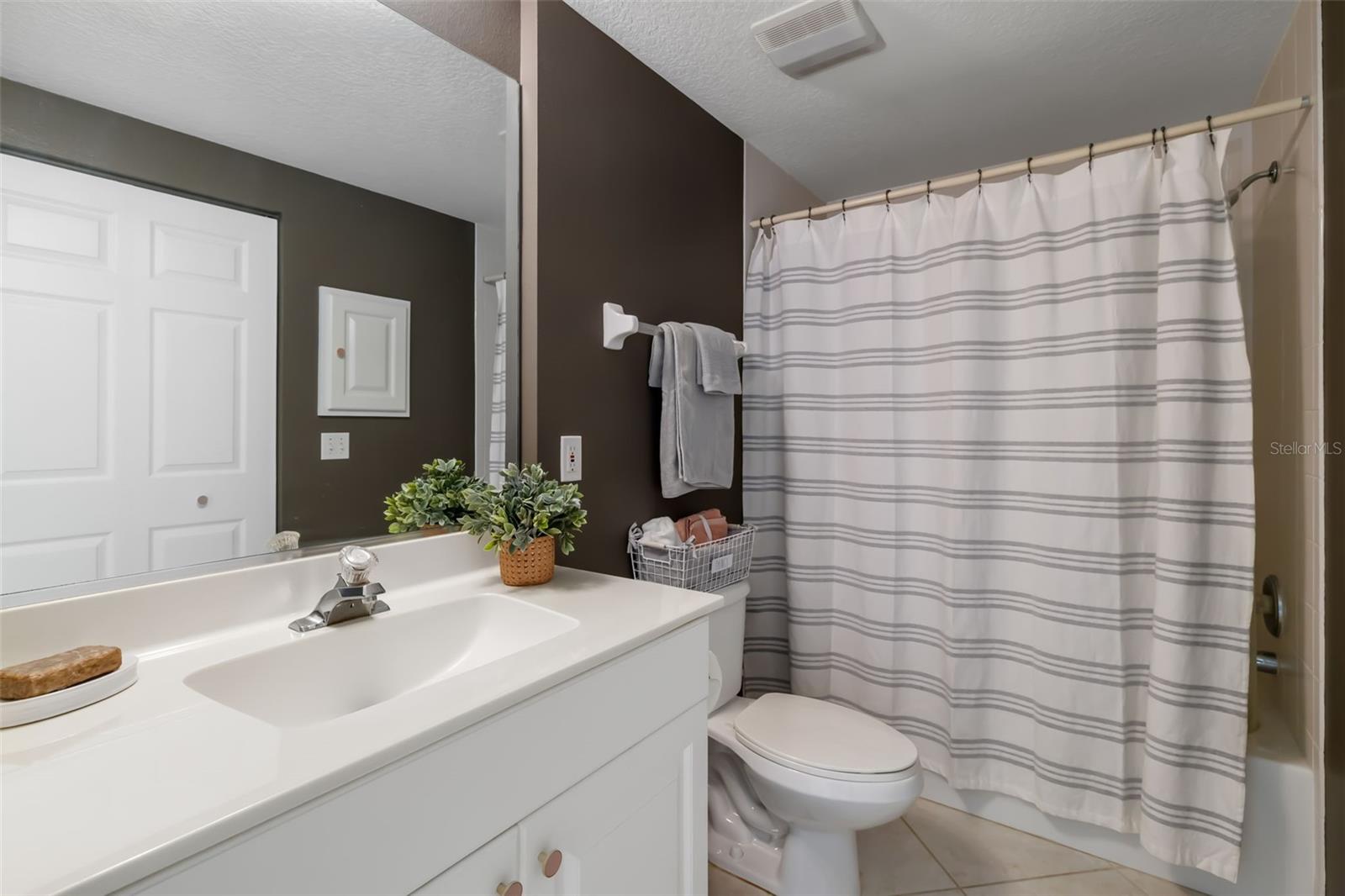 THE GARDENS 5 AT WATERSIDE VILLAGE - Residential